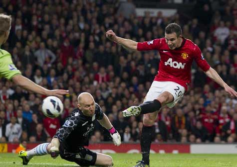 Manchester United es campeón de la Premier gracias a Van Persie