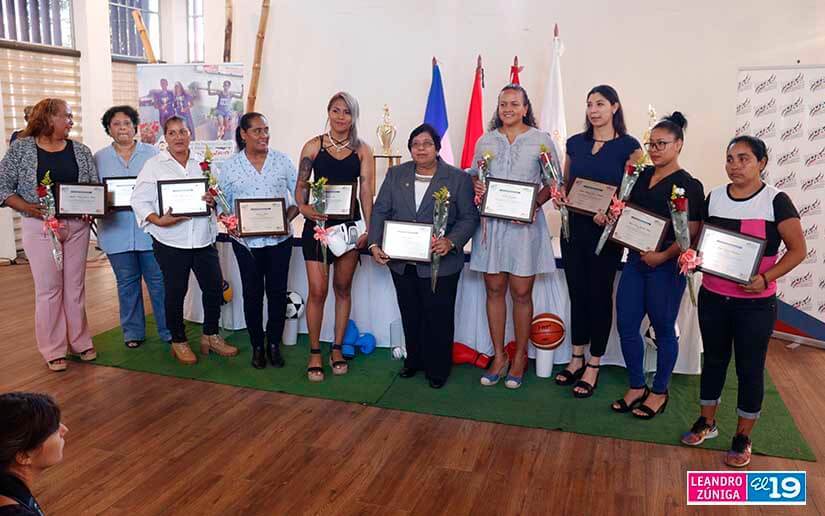 Entregan reconocimiento a destacadas atletas de la ciudad de Managua