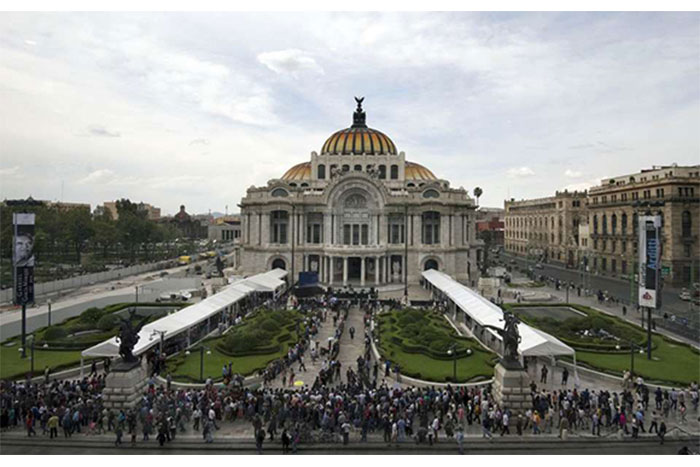 Mariposas amarillas le dieron a Gabo un jubiloso adiós en México