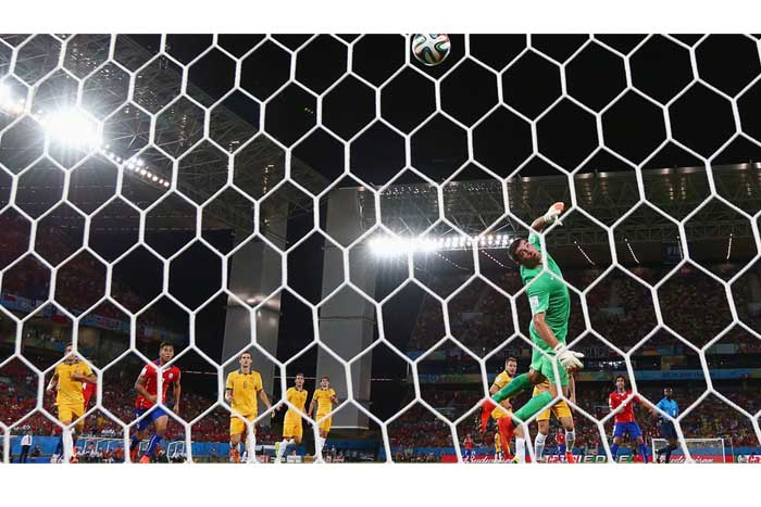 Chile consolida victoria de países latinoamericanos en el Mundial 2014 al vencer 3-1 a Australia