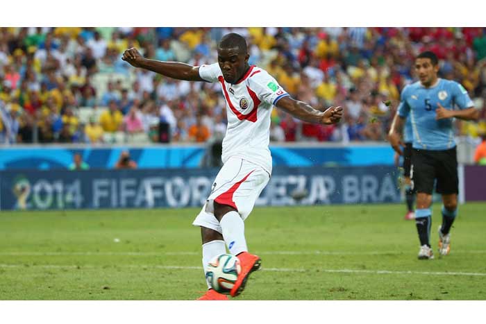 Costa Rica protagoniza un excelente debut en el mundial al derrotar a Uruguay 3-1