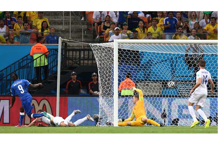 Italia domina a Inglaterra con goles de Marchisio y Balotelli