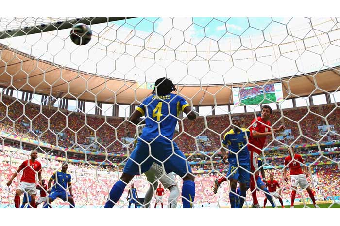 Suiza resurge en el tiempo extra y vence a Ecuador 2-1