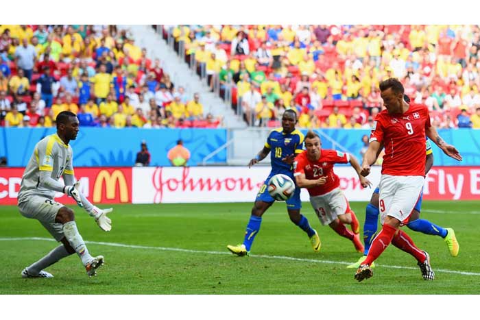 Suiza resurge en el tiempo extra y vence a Ecuador 2-1