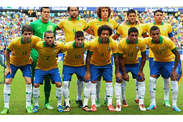 Brasil y México chocan por la clasificación