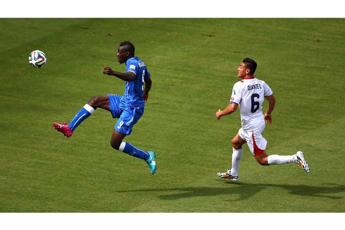Costa Rica clasifica a octavos de final tras derrotar 1-0 a Italia