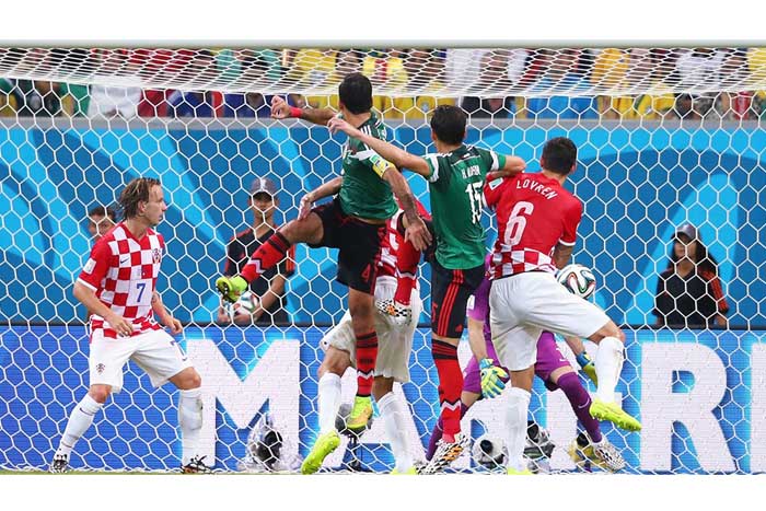 México logra su pase a octavos de final al derrotar 3-1 a Croacia