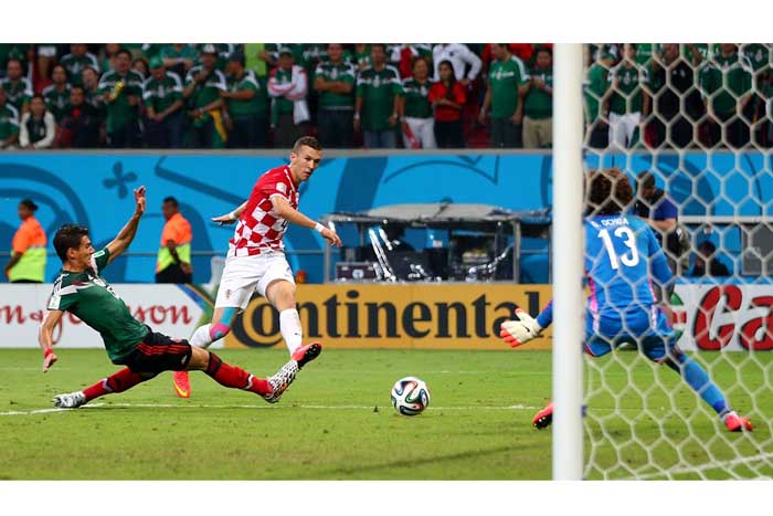 México logra su pase a octavos de final al derrotar 3-1 a Croacia