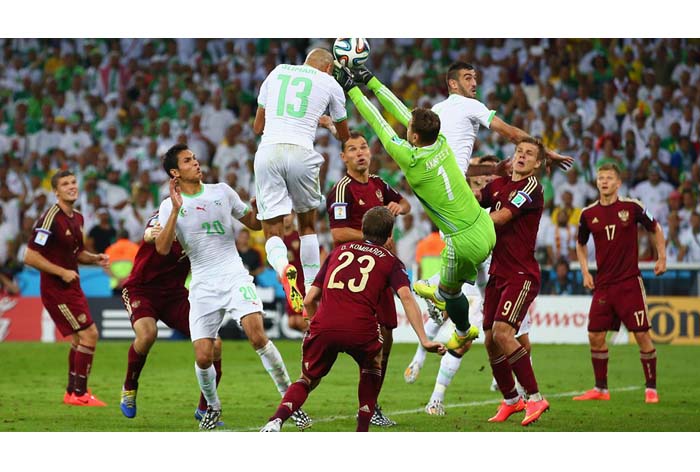 Argelia logra su primera clasificación a octavos de final tras empatar con Rusia