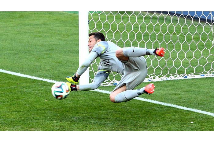 Brasil se impone a Chile y asegura su pase a cuartos de final