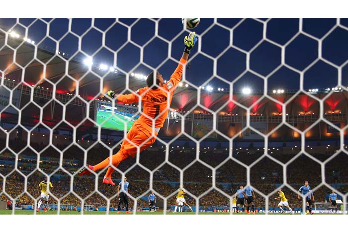 Una Colombia fortalecida elimina a Uruguay del Mundial con doblete de James Rodríguez 