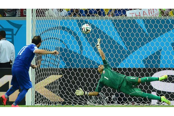 Costa Rica concreta su sueño y pasa a cuartos de final en tanda de penales