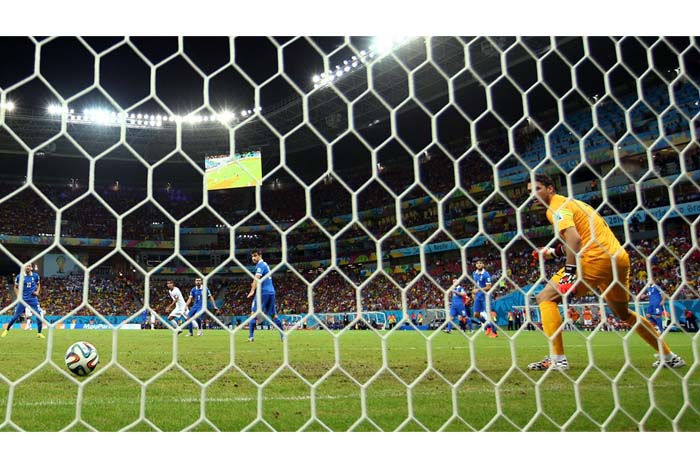 Costa Rica concreta su sueño y pasa a cuartos de final en tanda de penales