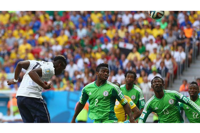 Francia elimina a Nigeria con gol de Pogba y autogol de Yobo