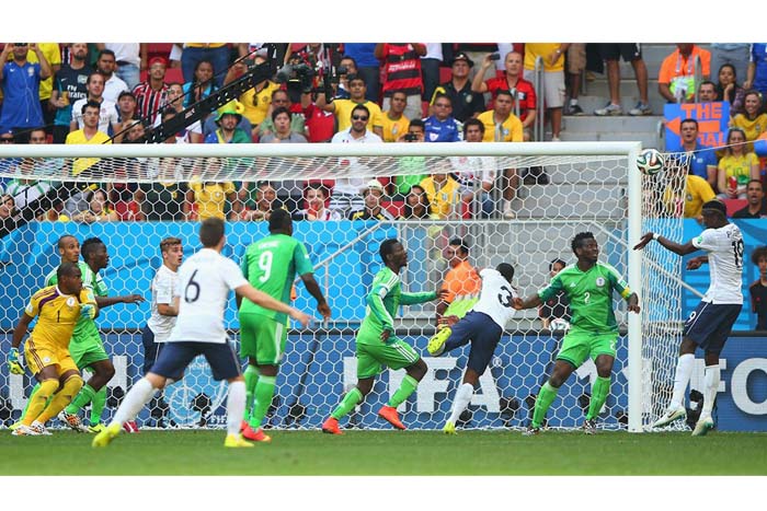 Francia elimina a Nigeria con gol de Pogba y autogol de Yobo