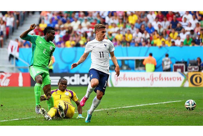 Francia elimina a Nigeria con gol de Pogba y autogol de Yobo