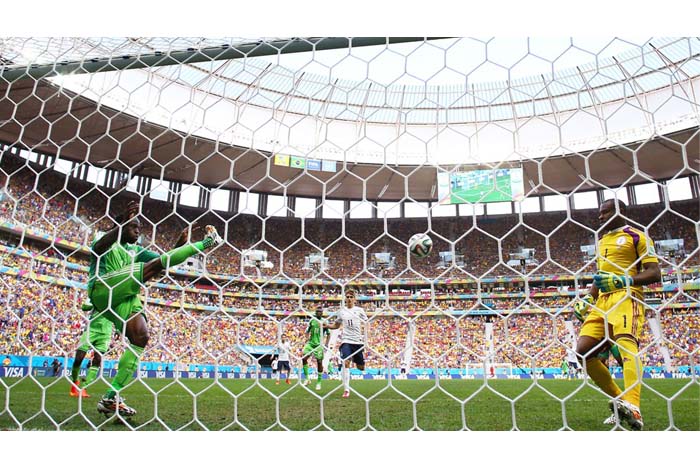 Francia elimina a Nigeria con gol de Pogba y autogol de Yobo