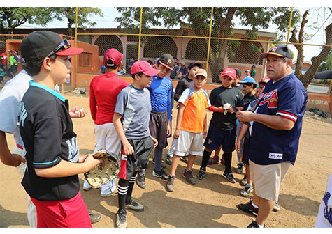 Peloteritos nicaragüenses se preparan para el fogueo contra selección puertorriqueña