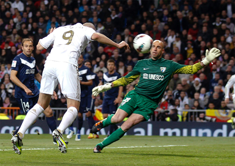 Real Madrid retrasa el festejo del Barça con un festival goleador