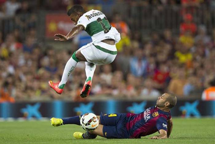 Barcelona empieza Liga con triunfo sobre Elche con dos de Messi