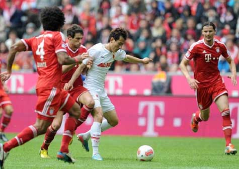 Bayern golea y festeja título de Bundesliga; Dortmund empata