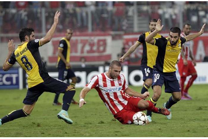 El finalista Atlético empieza con derrota 3-2 ante el Olympiacos en Champions