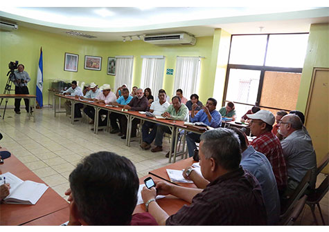 Gobierno se reúne con sector lácteo