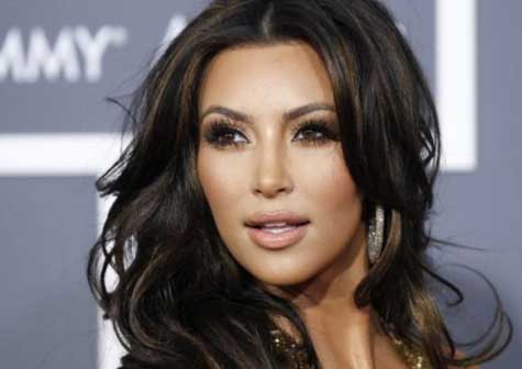 Emma Watson se inspira en Kim Kardashian para ser de barrio