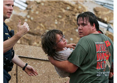 Disminuyen a 24 la cifra de muertos por tornado en Oklahoma