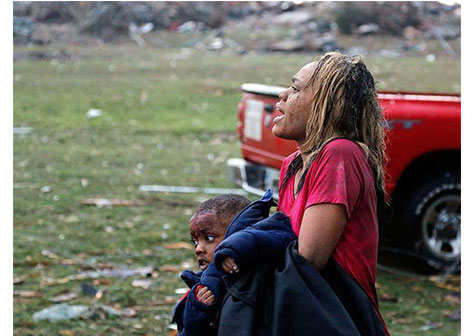 Disminuyen a 24 la cifra de muertos por tornado en Oklahoma