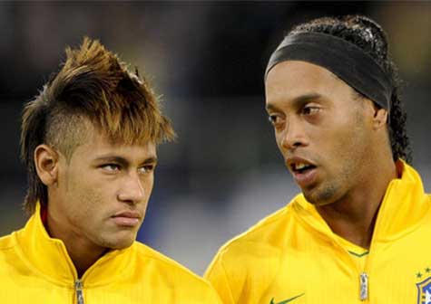 Neymar firmó compromiso para fichar por el Barcelona (fotos)