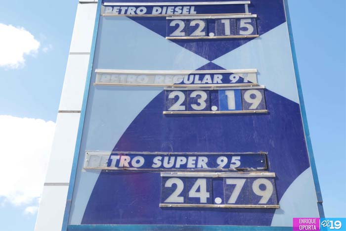 Reducción en precios de gasolina un alivio para conductores 
