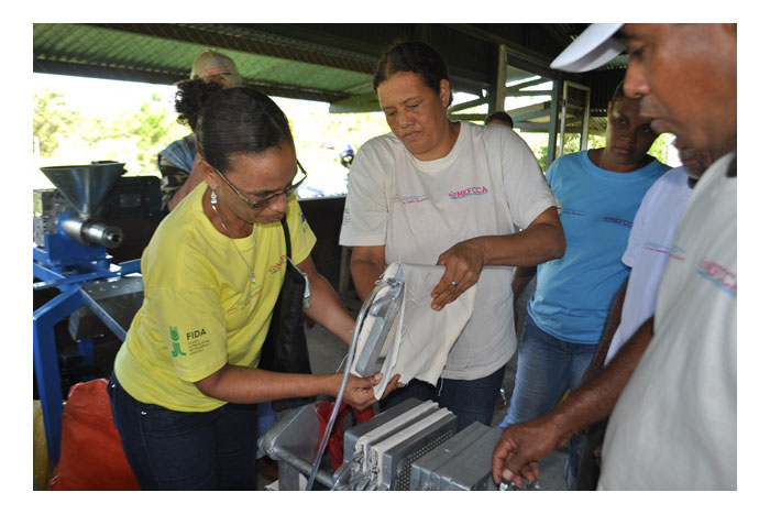 Entra en operaciones planta extractora de aceite de coco en Laguna de Perlas