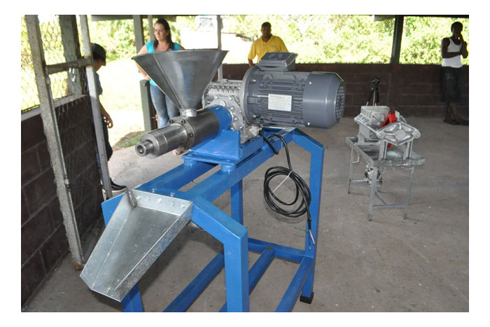 Entra en operaciones planta extractora de aceite de coco en Laguna de Perlas