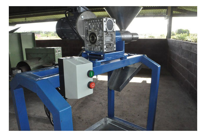 Entra en operaciones planta extractora de aceite de coco en Laguna de Perlas