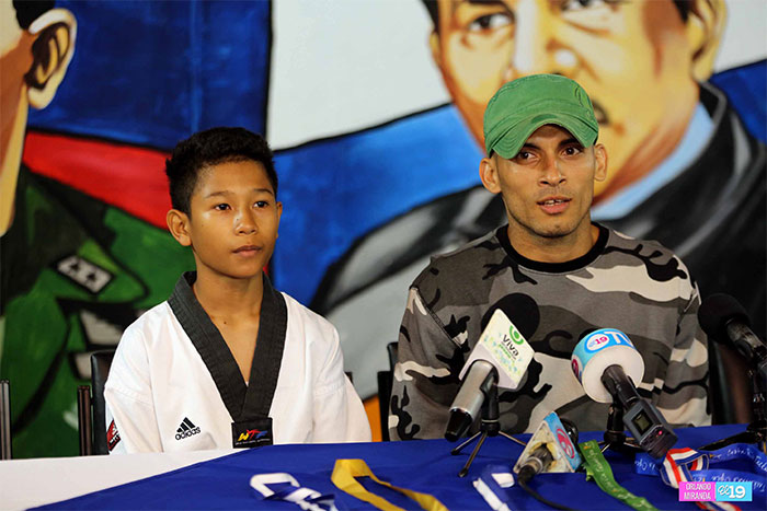 Con apoyo de Daniel y Rosario, niño participará en torneo Tae Kwon Do en Canadá