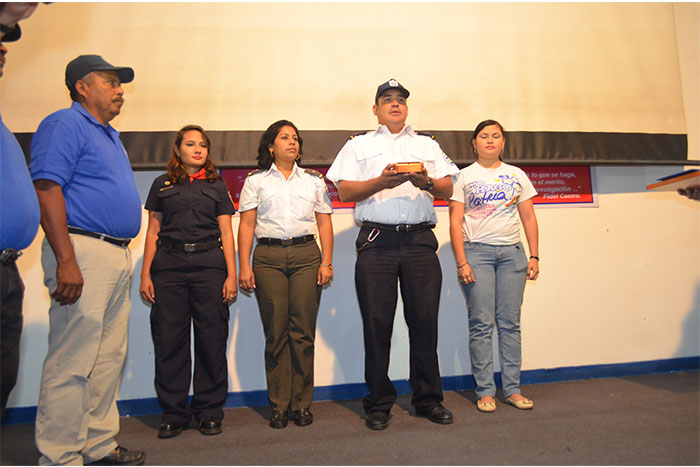 Rinden homenaje al Compañero Inés Hernández