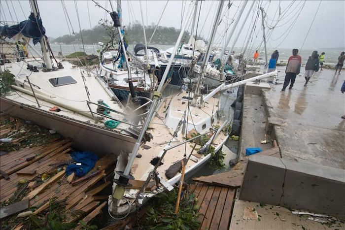 Ciclón Pam barre Vanuatu, donde puede haber decenas de muertos (FOTOS Y VIDEO)