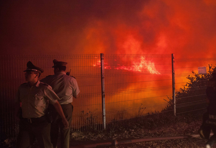 Chile decreta el estado de emergencia en Valparaíso y Viña del Mar por un gran incendio