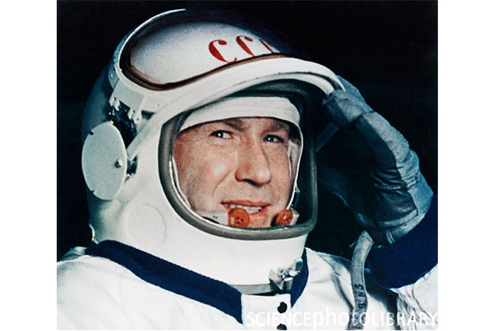 "El silencio me impresionó": 50 años de la primera salida del hombre al espacio abierto