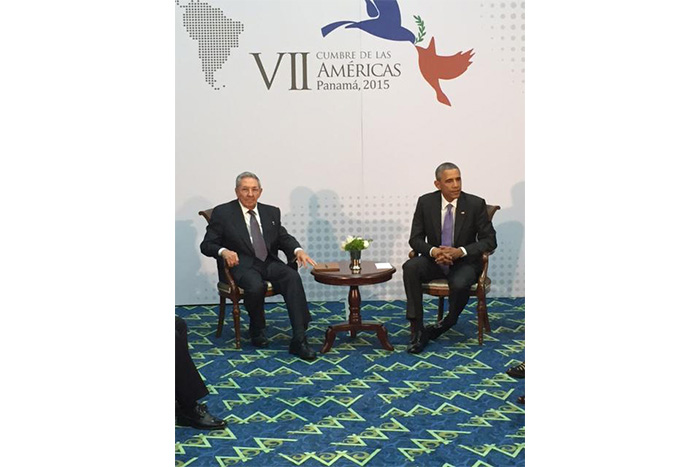 Presidentes de Cuba y EEUU se reúnen en Panamá (FOTOS, VIDEO)