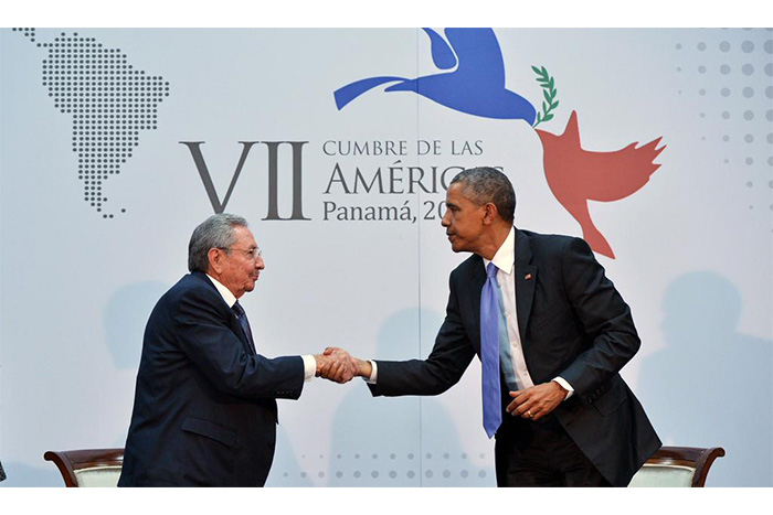 Presidentes de Cuba y EEUU se reúnen en Panamá (FOTOS, VIDEO)
