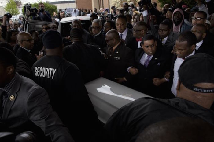 Gobernador de Maryland declara estado de emergencia tras enfrentamiento en Baltimore (FOTOS, VIDEO)