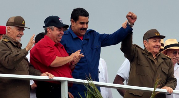 Raúl y Maduro presidieron desfile del Primero de Mayo en La Habana