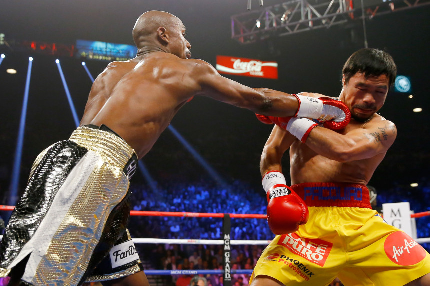 Mayweather derrota a Pacquiao por decisión unánime en la 'Pelea del Siglo'
