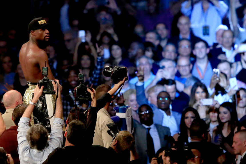 Mayweather derrota a Pacquiao por decisión unánime en la 'Pelea del Siglo'