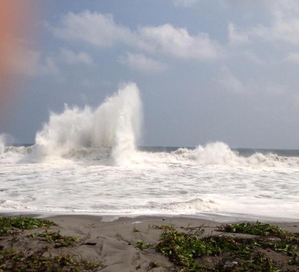 Oleajes provocan tres muertos y un desaparecido en costas del Pacífico americano