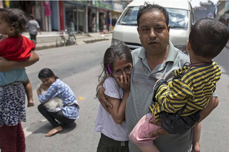 Nuevo terremoto de 7.3 en Nepal deja muertos y heridos