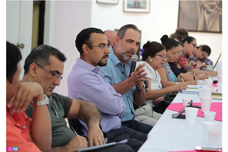 Productores de Palma Africana sostienen encuentro con Gabinete de Producción