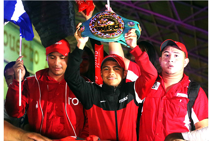 Juventud nicaragüense se desborda para recibir al “Chocolatito” González